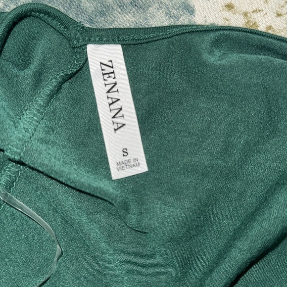 Zenana Outfitters Green V-Neck Short Sleeve maxi dress with pockets size small - Picture 3 of 5